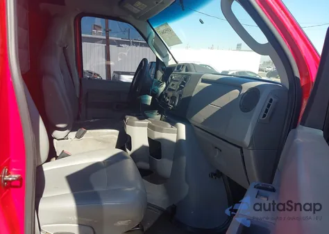 2013 Ford E-250 Commercial z USA, uszkodzony, nr VIN 1FTNE2EW0DDB01635